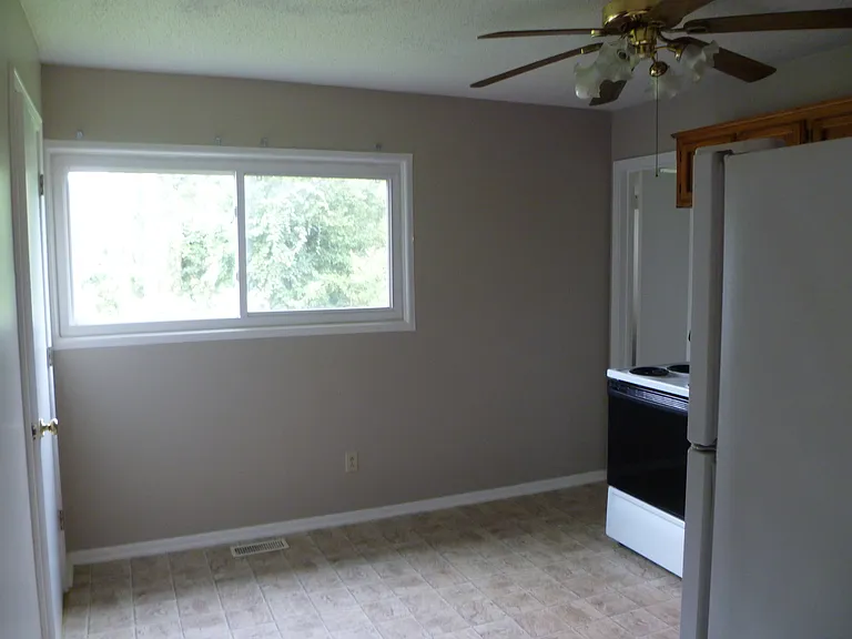 908 E Hereford Ave — Photo 5