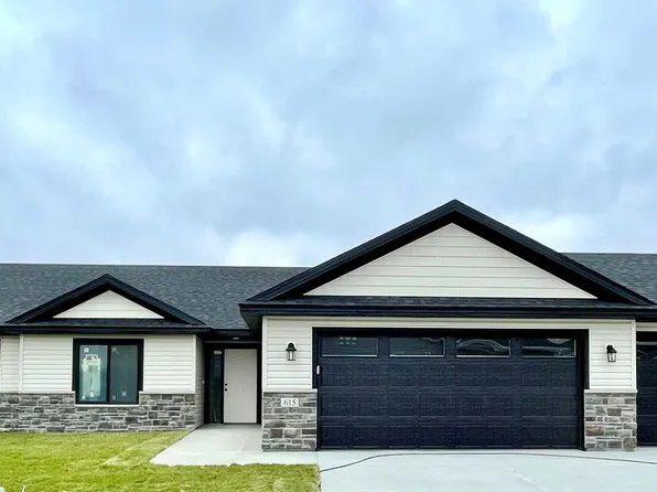 615 Tall Grass Ln, Wanamingo, MN 55983