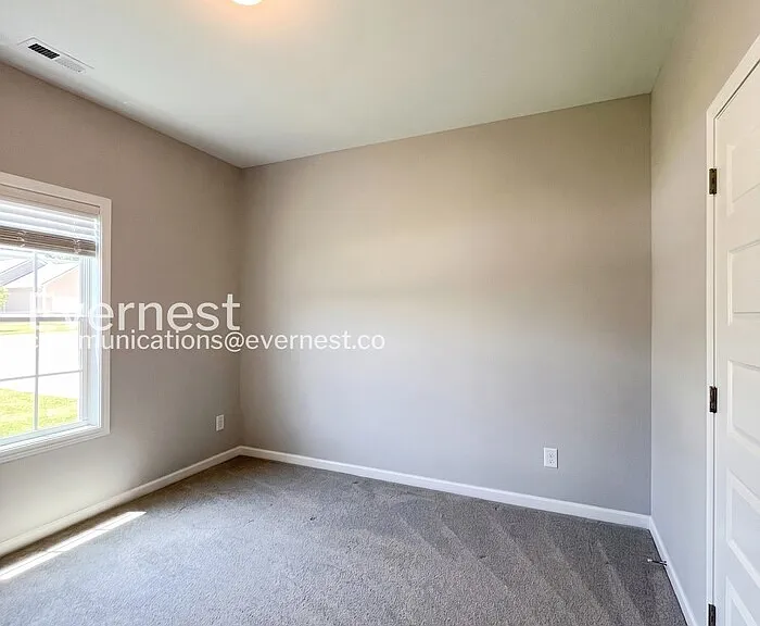 1011 Echo Ridge Rd — Photo 8