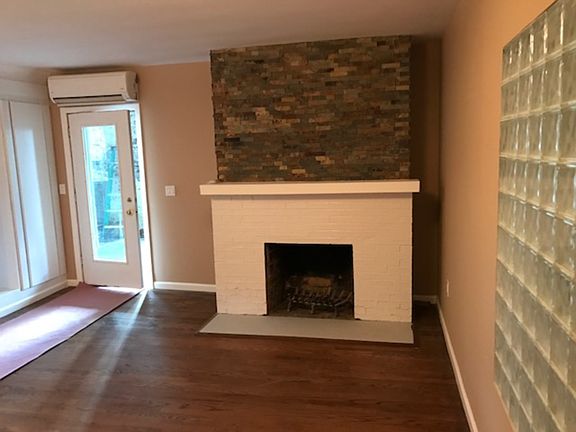 5th image of 155 Beacon Hill Dr APT 11