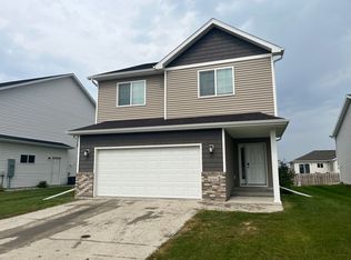 1044 46th Ave S, Moorhead, MN 56560