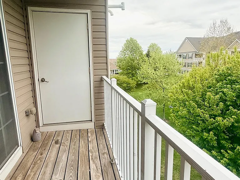 3033 Edward Stec Blvd — Photo 12