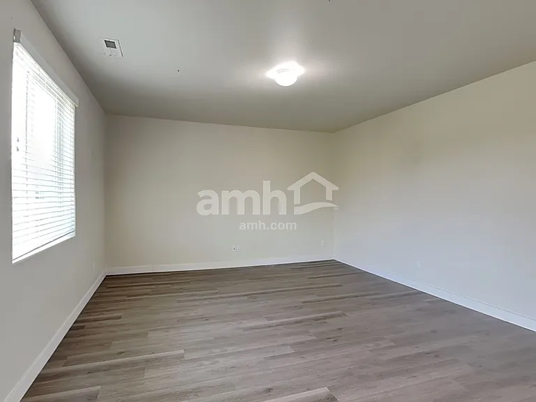 348 Lolo Trail Ave — Photo 6