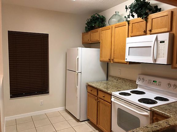3rd image of 8059 Pacific Beach Dr