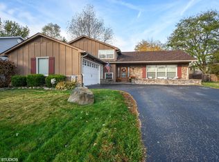 714 Fieldstone Cir, Lake Zurich, IL