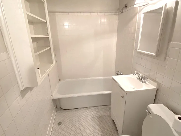 88 N Willett St #3 — Photo 12