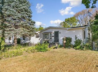 1018 6th St NW, Faribault, MN 55021