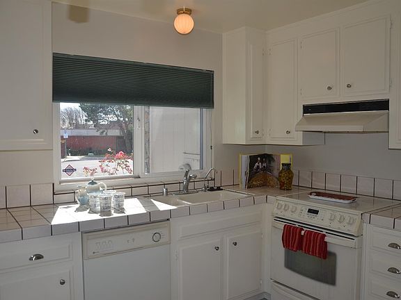 4th image of 4900 Oakbrook Ct