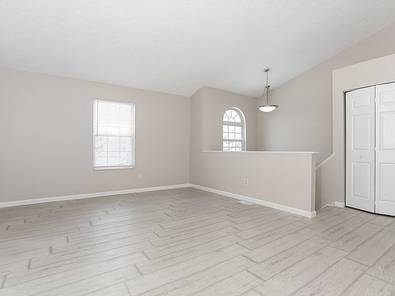 5th image of 313 Effington Ln