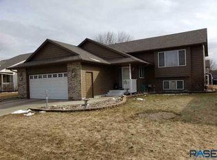 4427 E 37th St, Sioux Falls, SD 57103