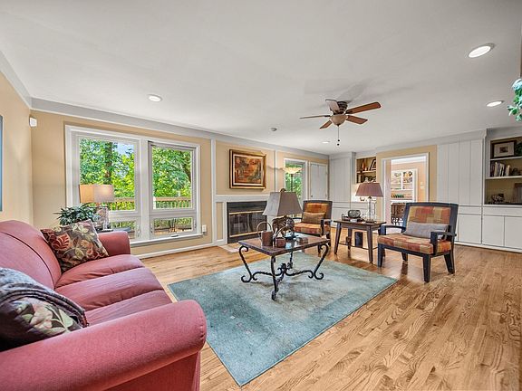 3rd image of 266 Valley Club Cir