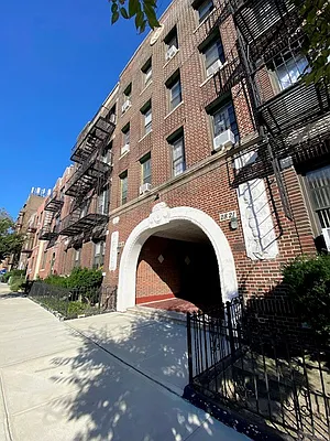 Rented by LRGNY Group, Inc. | media 18