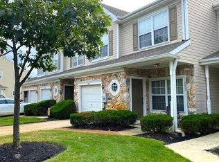 8003 Normandy Dr, Mount Laurel, NJ 08054