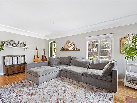 4th image of 2428 W Euclid Ave