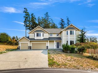 930 Cove View Cir, Oak Harbor, WA 98277