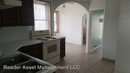5th image of 335 E Forest St