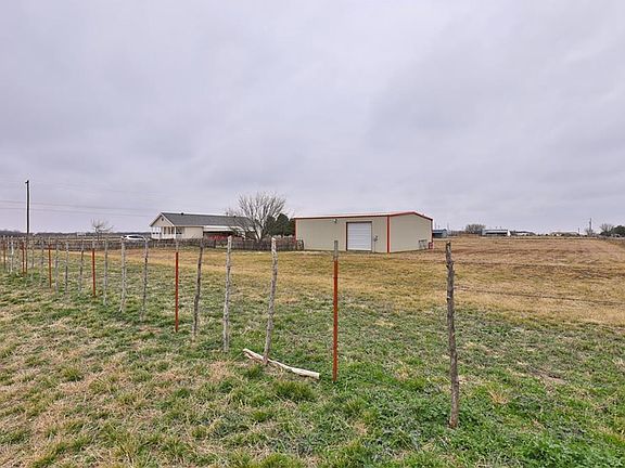 2nd image of 850 Mesquite Ln