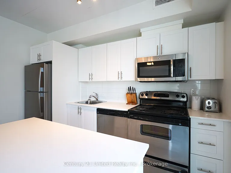 100 Bond St E #229 — Photo 12