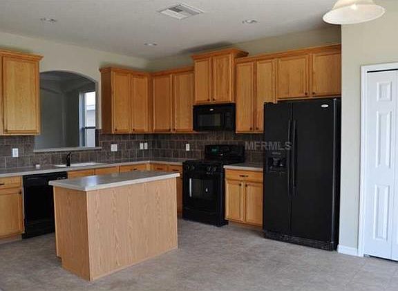 2nd image of 2344 Sabastian St