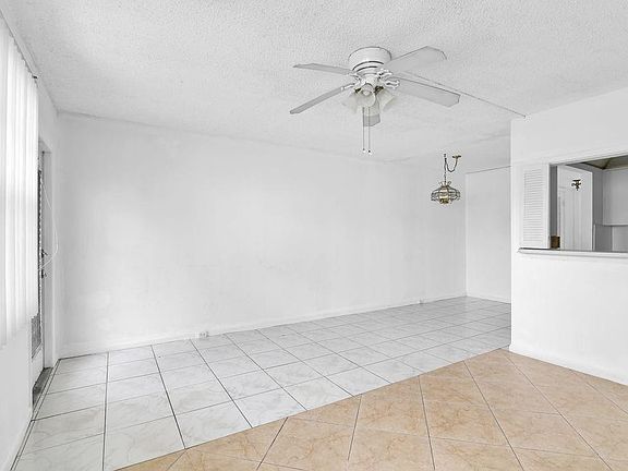 4th image of 398 Tilford #398