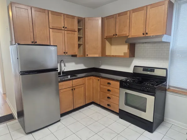 2652 W Iowa St #1F, Chicago, IL 60622