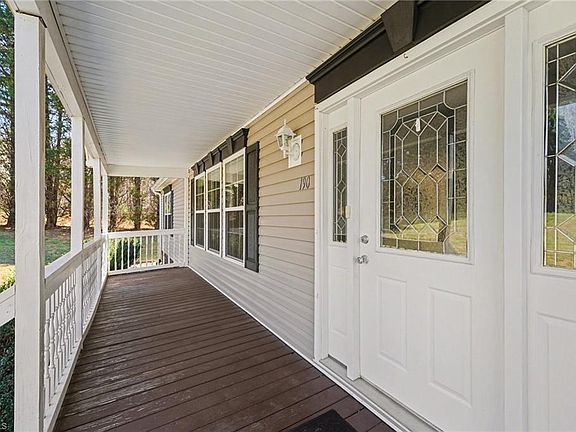 4th image of 190 Pondview Dr