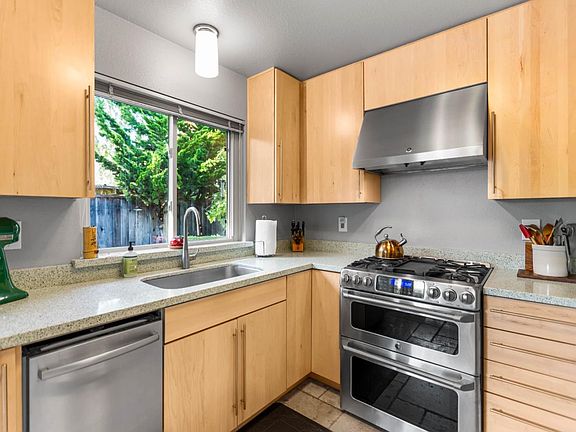 2nd image of 287 Marlin Ct