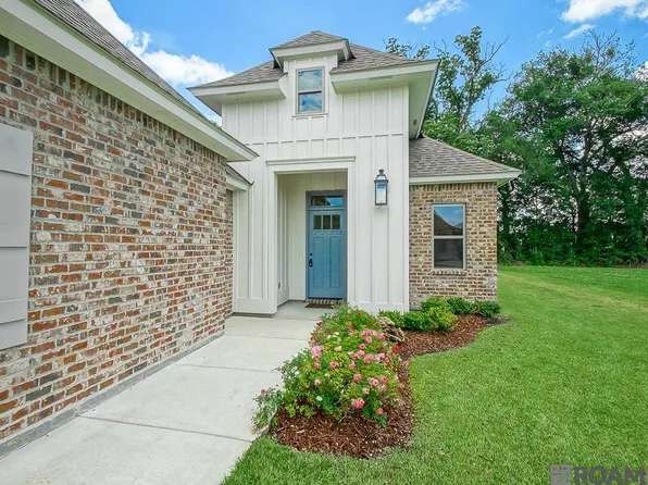 5166 Black River Rd, Darrow, LA 70725