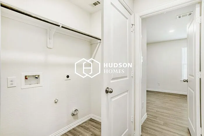8521 Dosia St — Photo 11