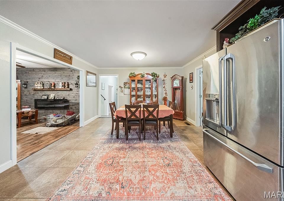 1st image of 435 Forest Ln