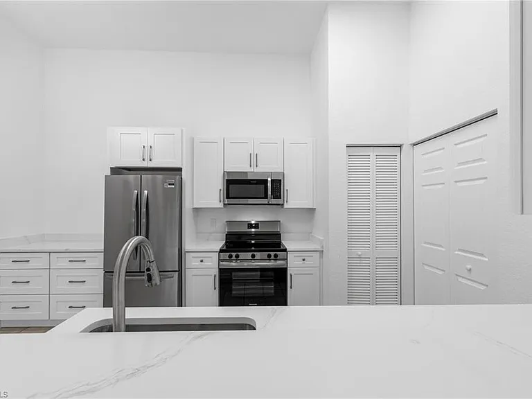 27123 Matheson Ave #206 — Photo 5