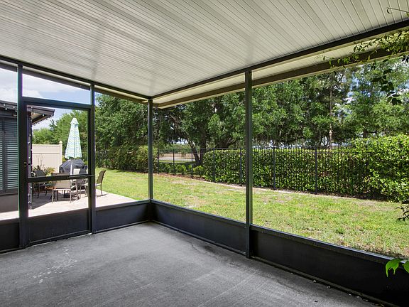 Screened & Covered Lanai
