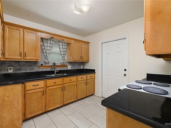 4th image of 5024 Heron Ave