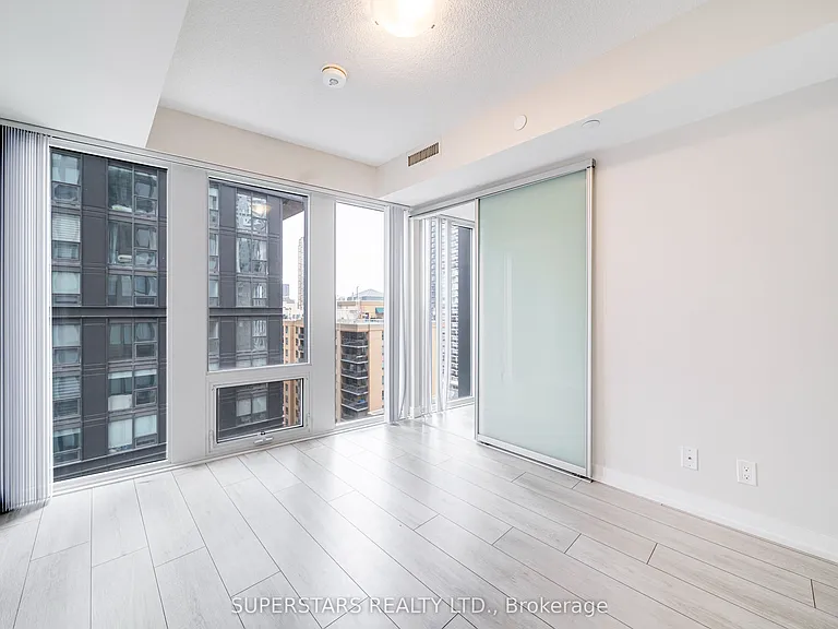 60 Shuter St #2010 — Photo 14