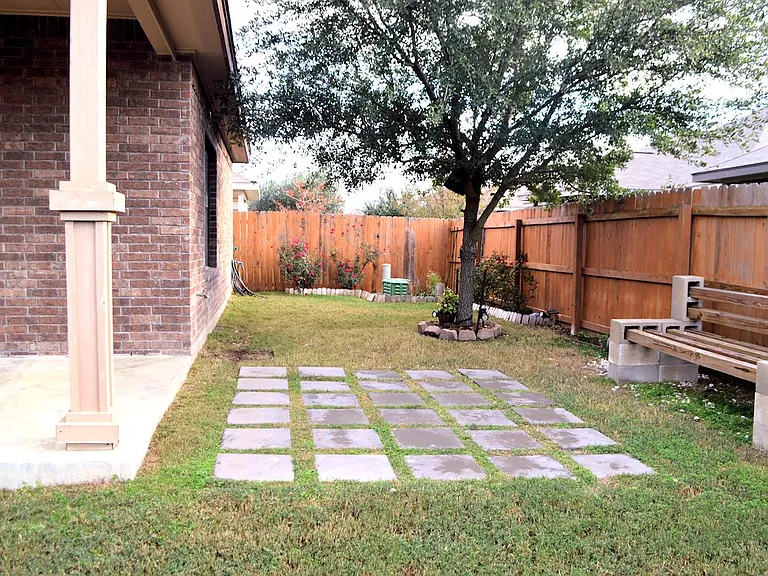 3943 Grissom Grv — Photo 23