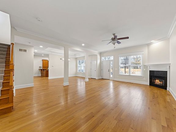 4th image of 120 W Porter Ave