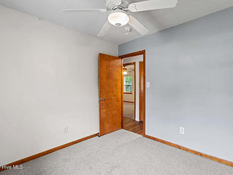 103 Nicole Ct — Photo 18