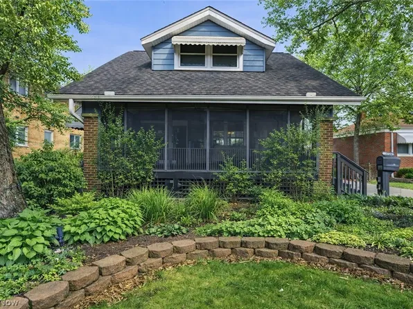 3716 Grantwood Dr, Parma, OH 44134