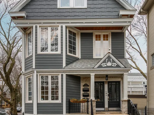 3034 N Greenview Ave, Chicago, IL 60657