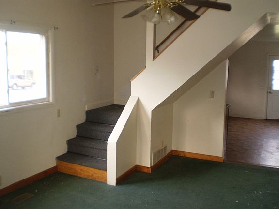 3rd image of 719 Franklin St