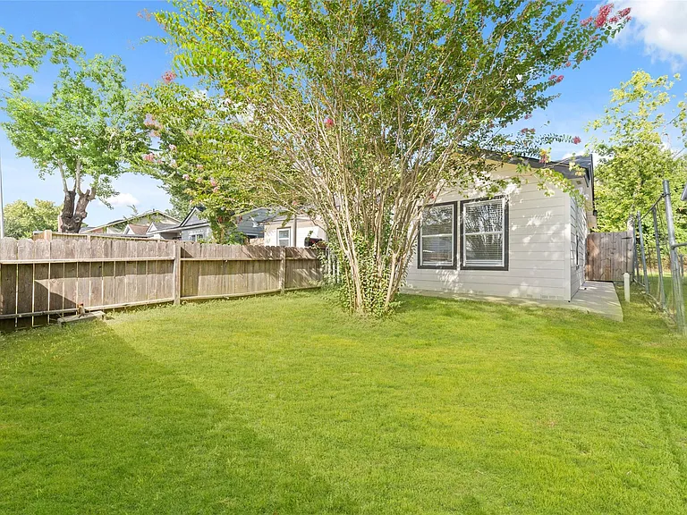 7125 Conley St — Photo 32