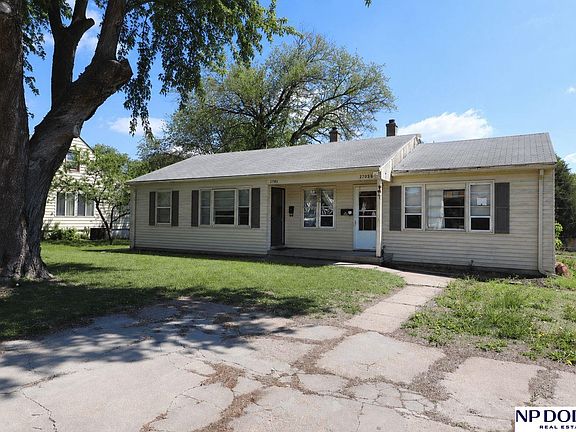 2nd image of 2703 Crawford St