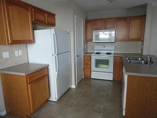 4th image of 8894 N Helena Ave