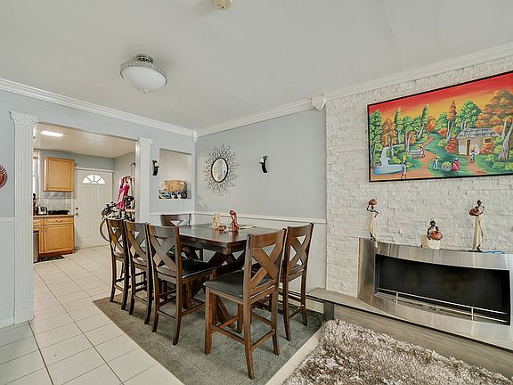 5th image of 410 Franklin Ave