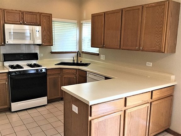 5th image of 994 Haywood Dr