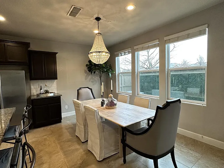 5049 Verona Dr — Photo 10