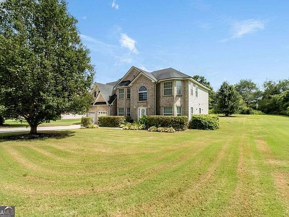 3rd image of 208 Sheffield Ln