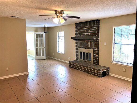 4th image of 1310A Ray Berglund Blvd