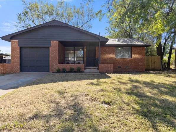 704 Hedge Dr, Midwest City, OK 73110