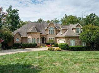 1110 Porters Pond Ln, Matthews, NC 28105